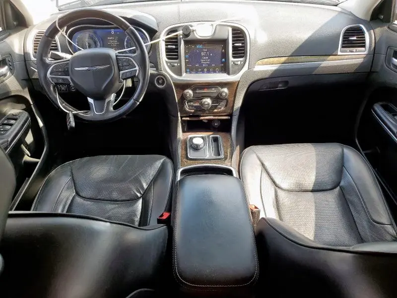2016 CHRYSLER 300C   