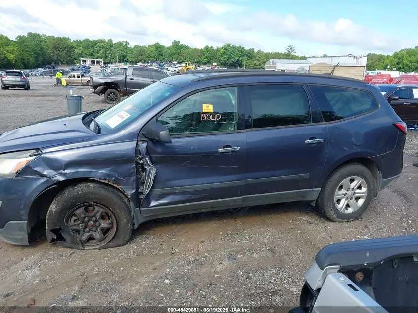 2013 CHEVROLET TRAVERSE LS