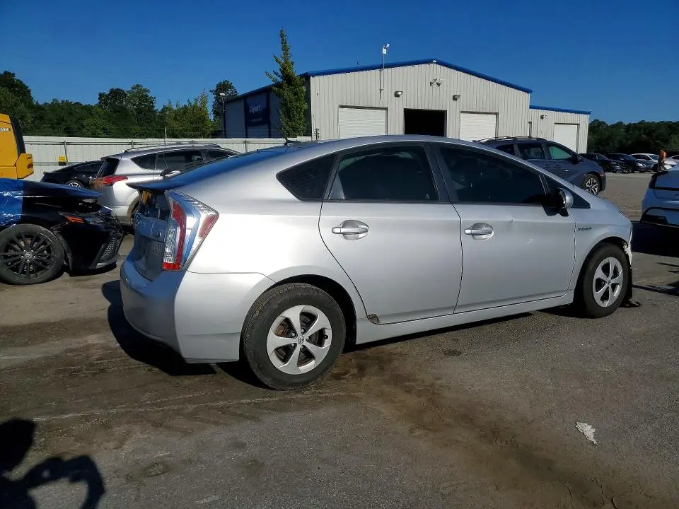 2014 TOYOTA PRIUS THREE  