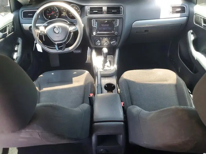 2016 VOLKSWAGEN JETTA SE  