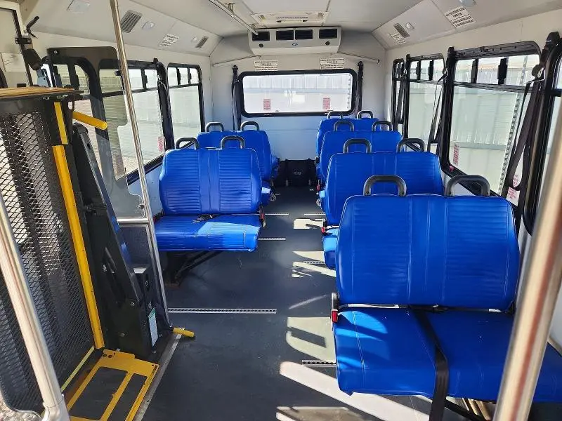 2017 FORD ECONOLINE E450 SUPER DUTY CUTAWAY VAN  