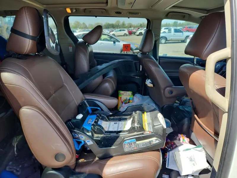 2015 TOYOTA SIENNA LIMITED PREMIUM 7-PASSENGER  