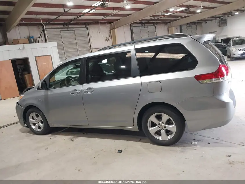 2014 TOYOTA SIENNA LE V6 8 PASSENGER