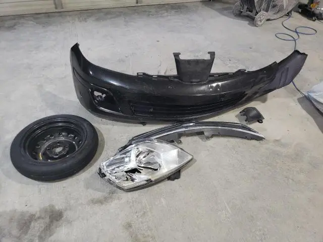 2010 NISSAN VERSA S  