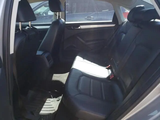 2012 VOLKSWAGEN PASSAT SE  