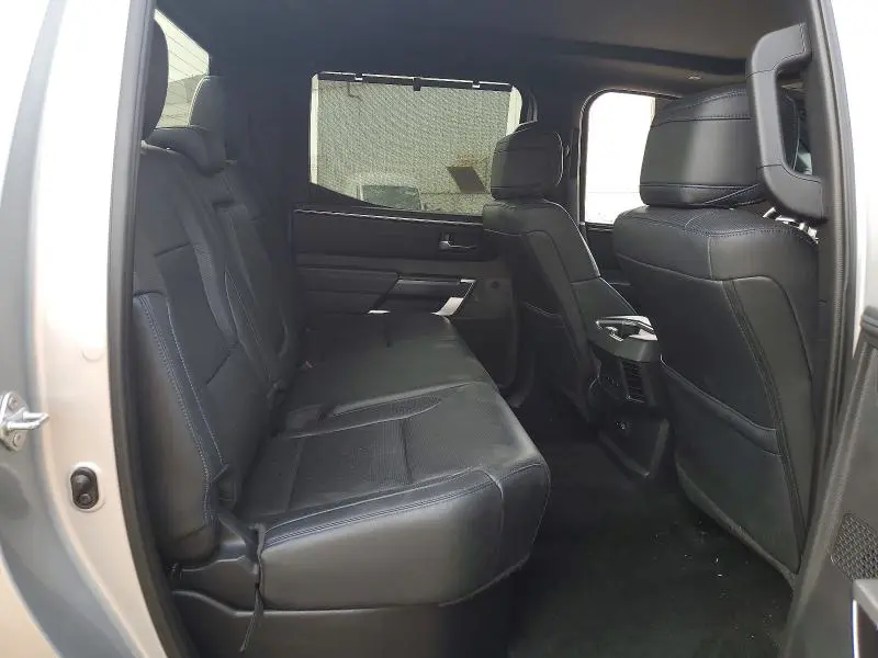 2024 TOYOTA TUNDRA PLATINUM  