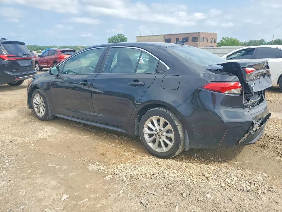 2022 TOYOTA COROLLA XLE  