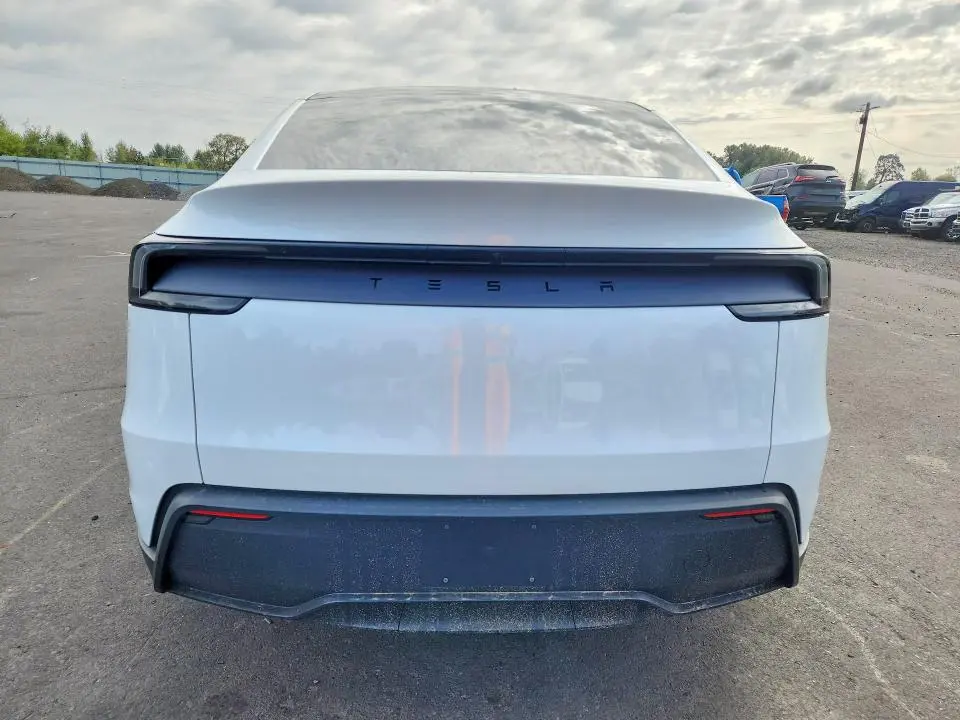 2026 TESLA MODEL Y   