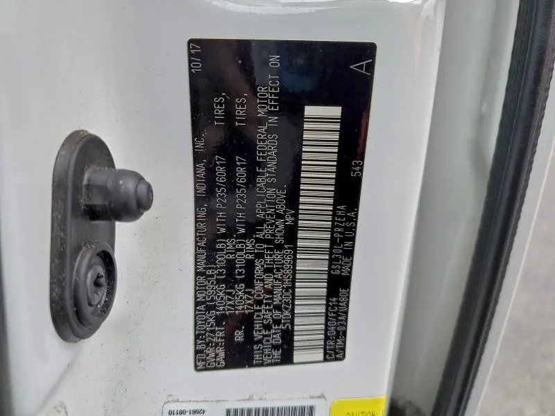 2017 TOYOTA SIENNA LE  