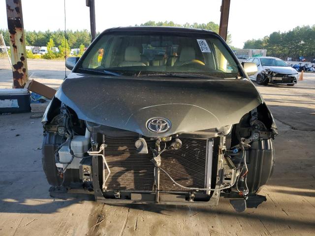 2012 TOYOTA SIENNA XLE