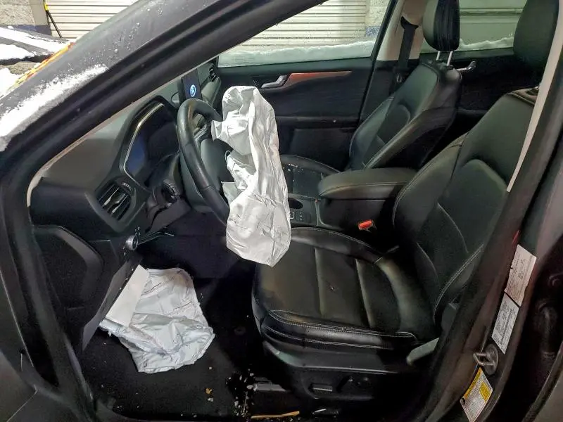 2021 FORD ESCAPE TITANIUM  