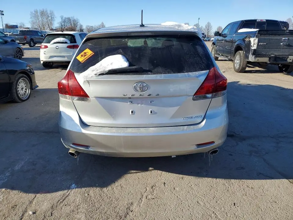 2013 TOYOTA VENZA LE  