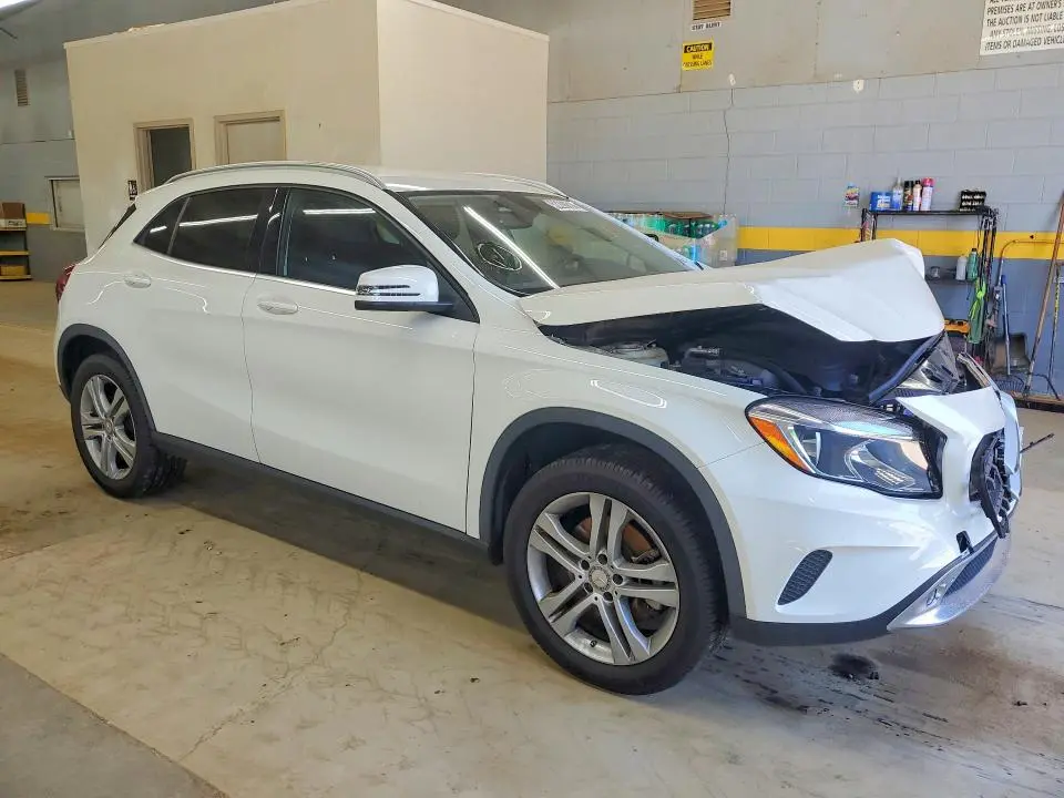 2015 MERCEDES-BENZ GLA 250  