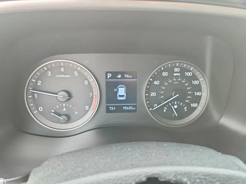 2020 HYUNDAI TUCSON SE  