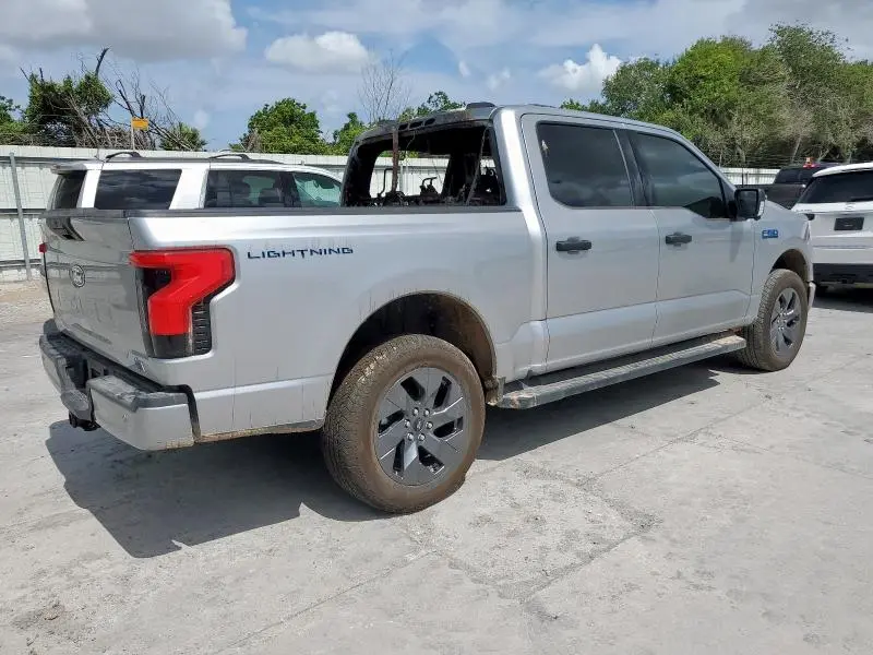 2024 FORD F150 LIGHTNING XLT  