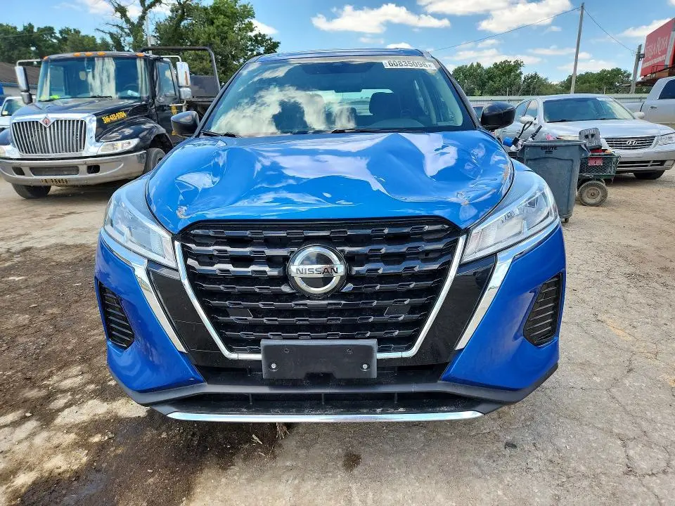 2021 NISSAN KICKS   