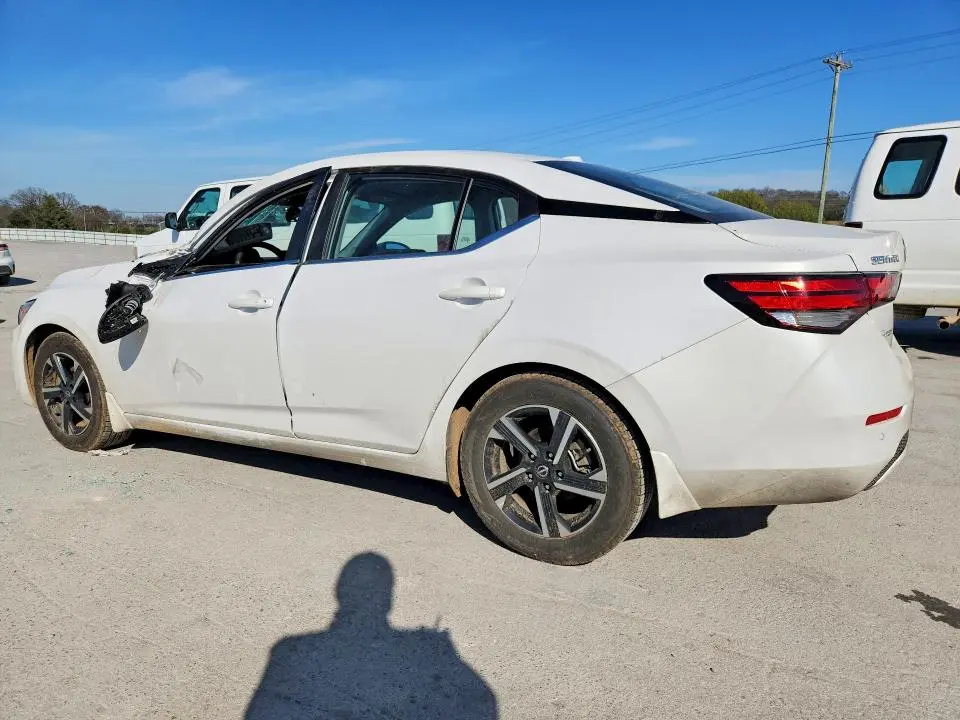 2025 NISSAN SENTRA SV  