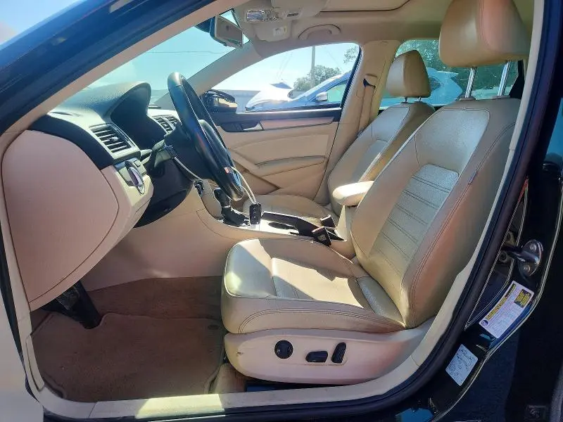 2014 VOLKSWAGEN PASSAT SE  