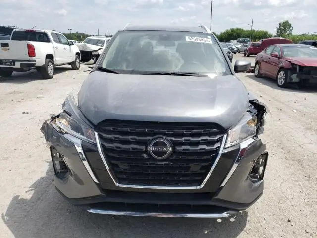 2022 NISSAN KICKS SV  