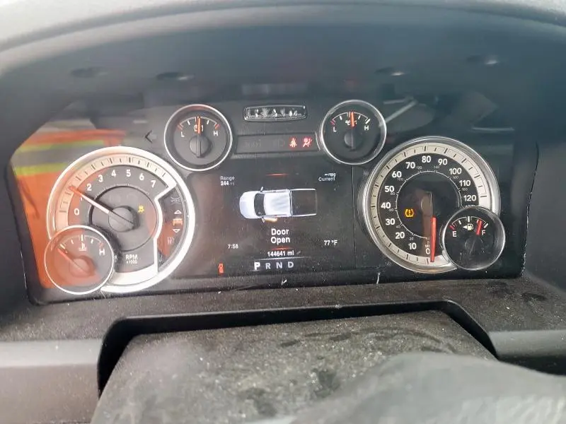 2016 RAM 1500 SLT  
