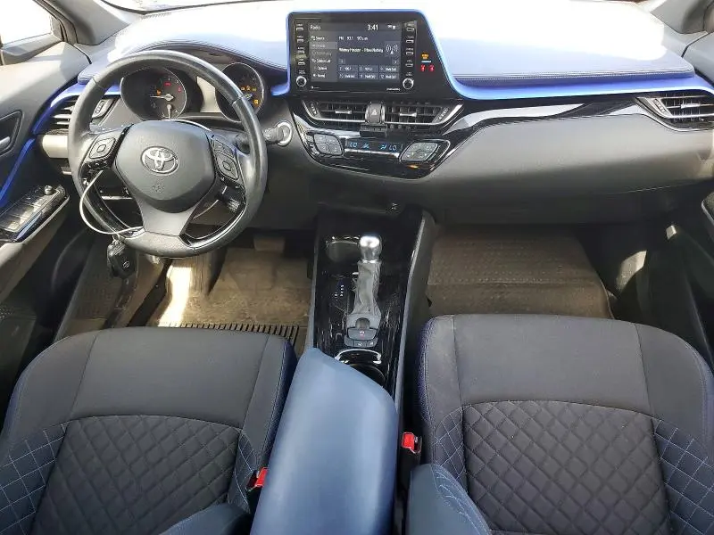 2022 TOYOTA C-HR XLE  