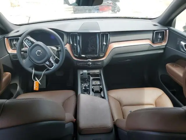 2023 VOLVO XC60 PLUS