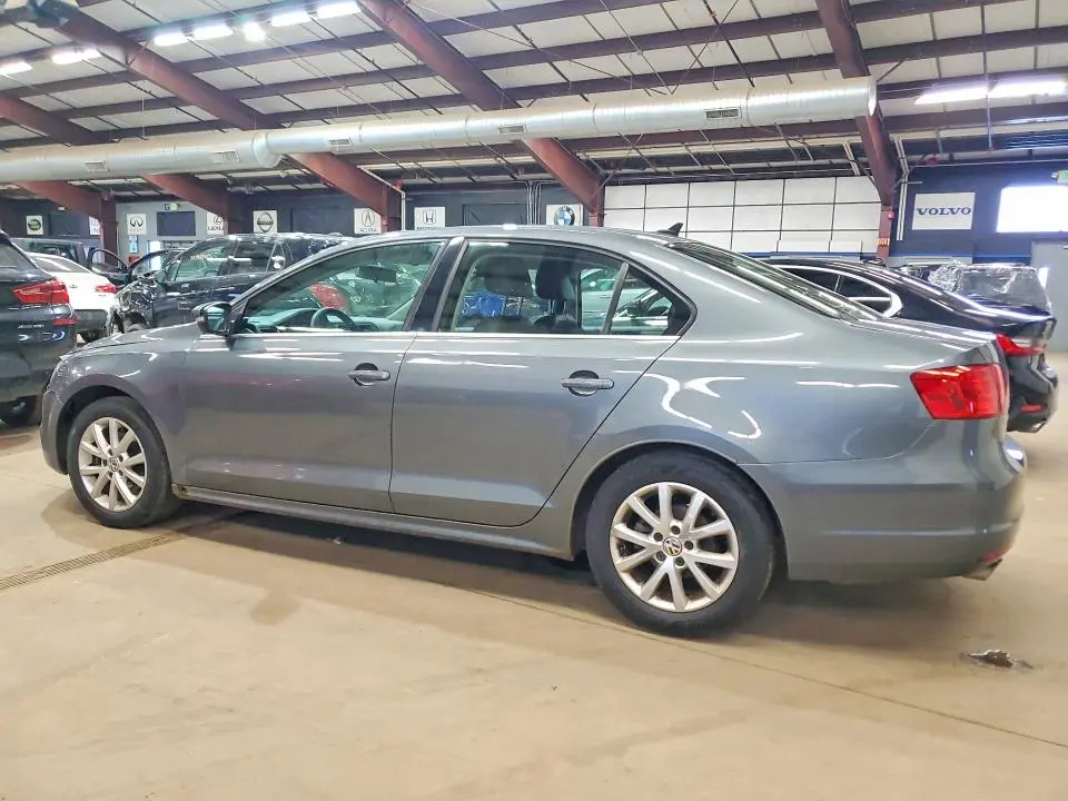 2013 VOLKSWAGEN JETTA SE  