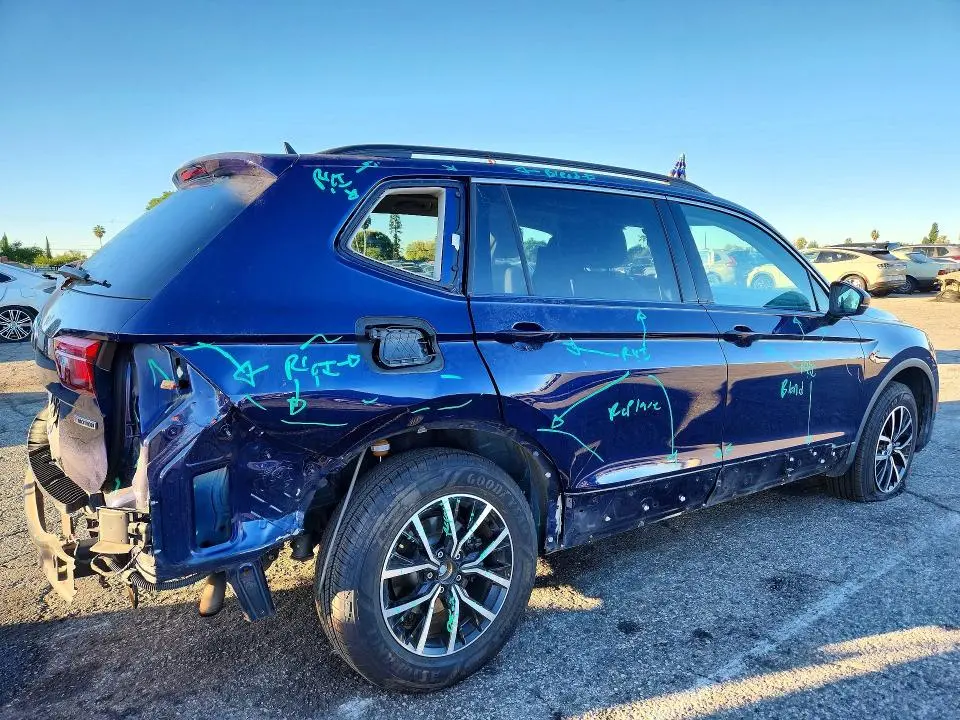 2021 VOLKSWAGEN TIGUAN SE  
