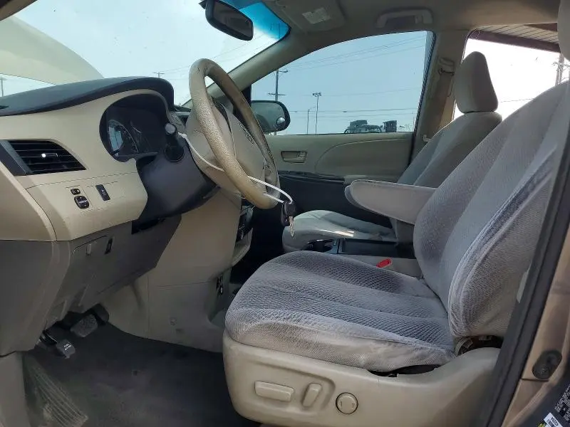 2011 TOYOTA SIENNA LE  