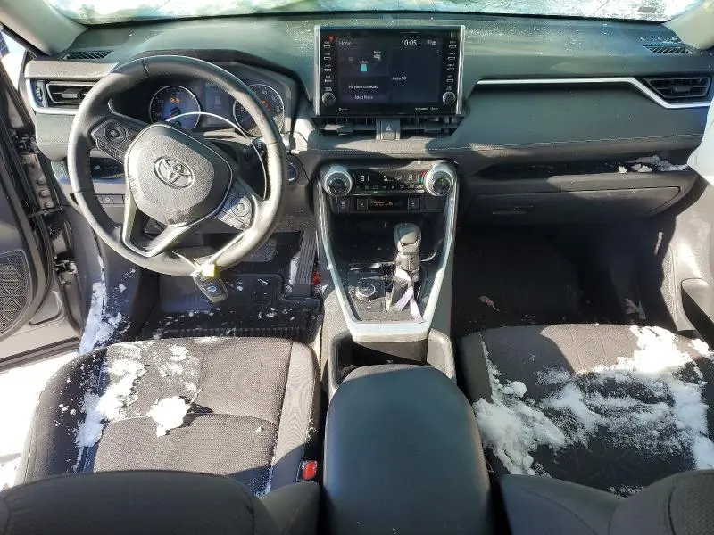 2022 TOYOTA RAV4 XLE  