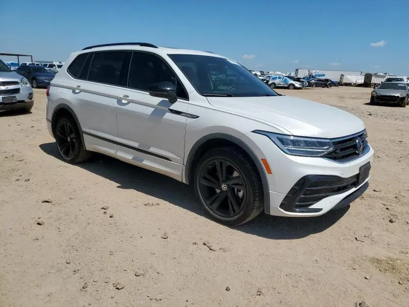 2024 VOLKSWAGEN TIGUAN SE R-LINE BLACK  
