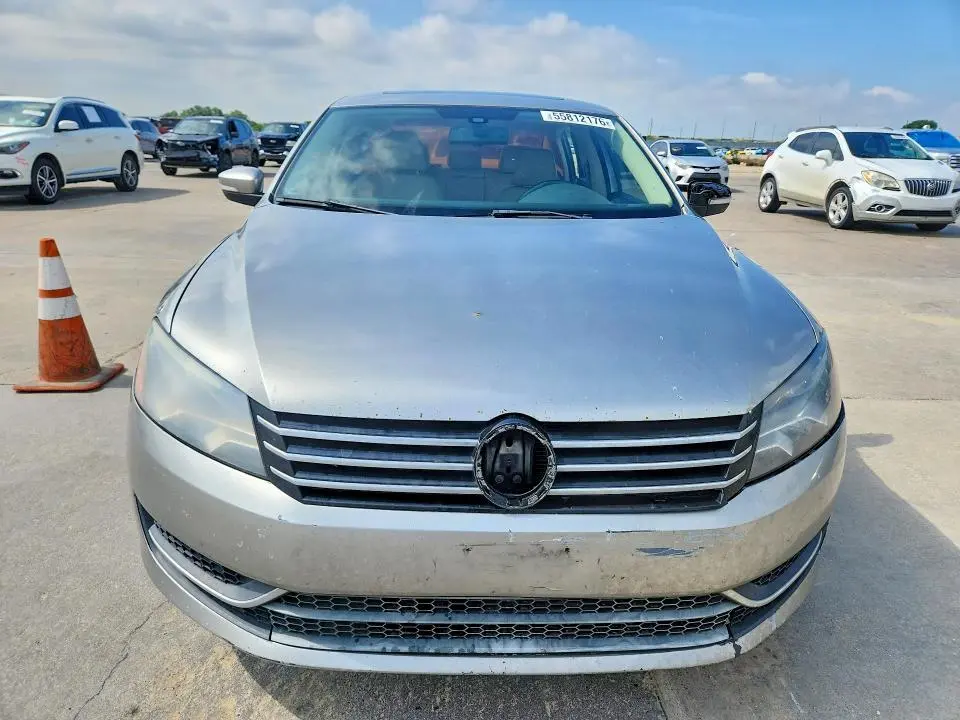 2013 VOLKSWAGEN PASSAT SE  