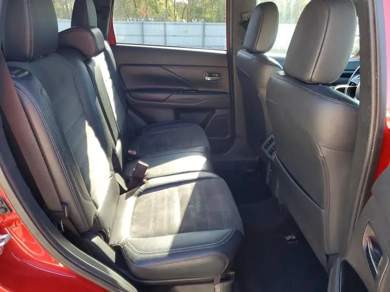 2019 MITSUBISHI OUTLANDER SE  