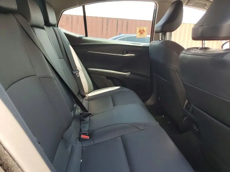 2025 TOYOTA CAMRY XLE  