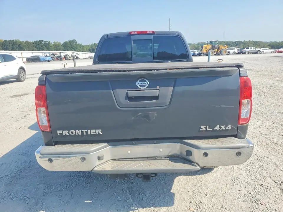 2014 NISSAN FRONTIER SL  