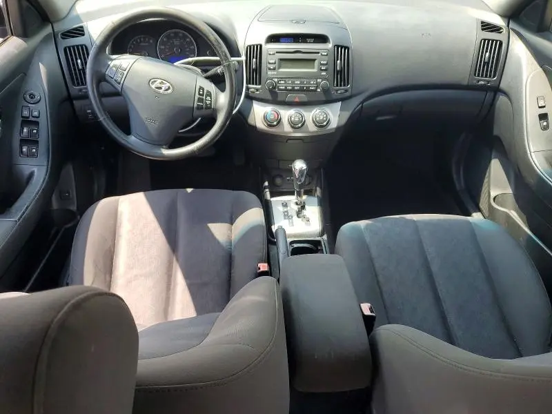 2010 HYUNDAI ELANTRA SE  