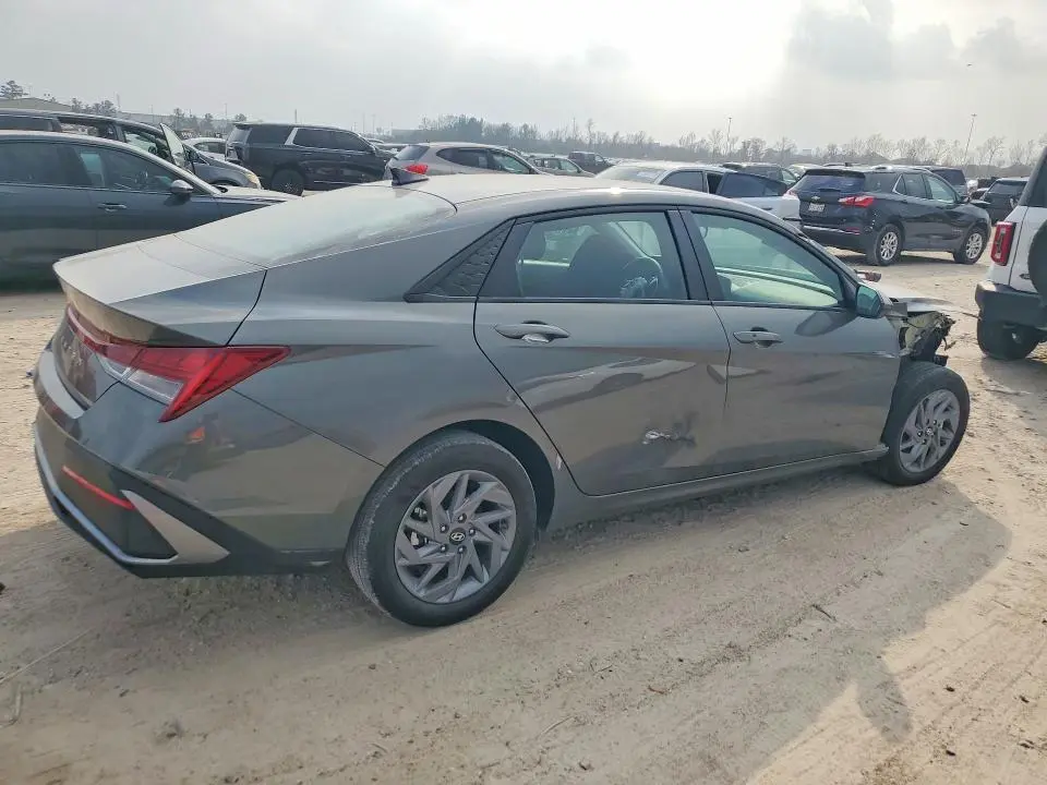 2025 HYUNDAI ELANTRA BLUE  