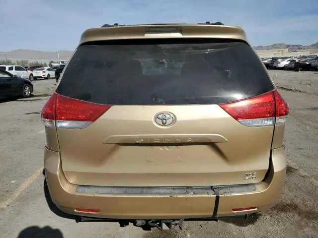 2012 TOYOTA SIENNA XLE  
