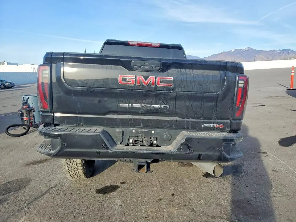 2025 GMC SIERRA K2500 AT4  
