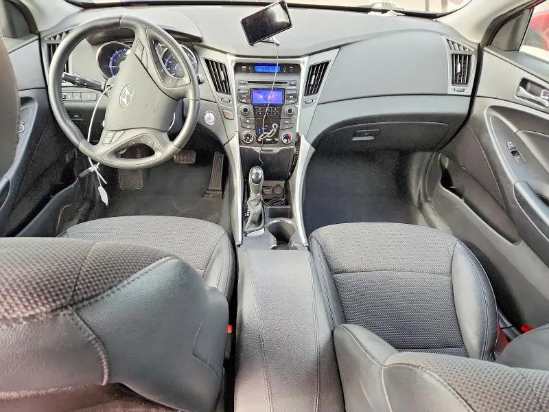 2013 HYUNDAI SONATA SE  