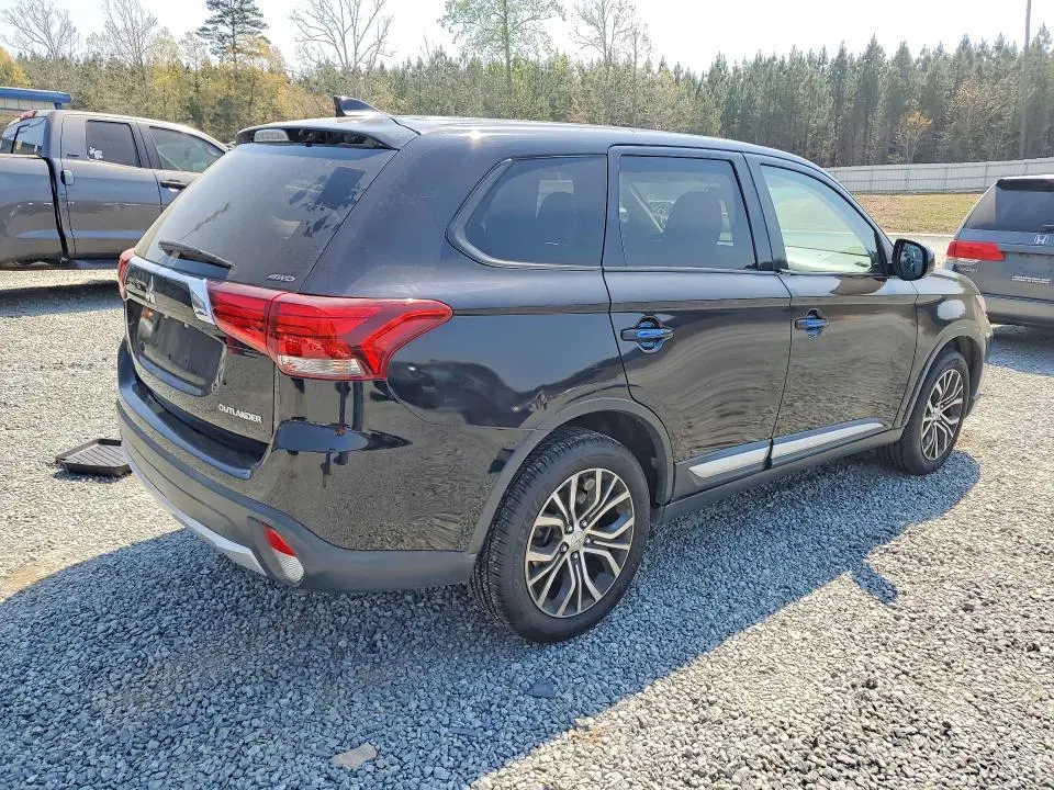 2018 MITSUBISHI OUTLANDER SE  
