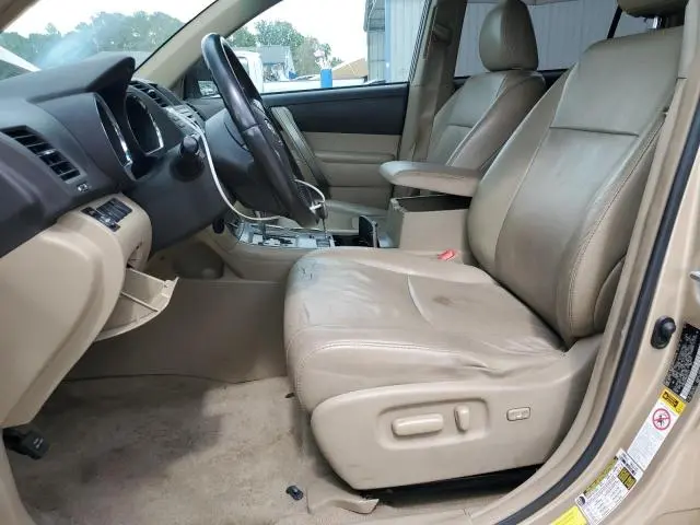 2010 TOYOTA HIGHLANDER SE