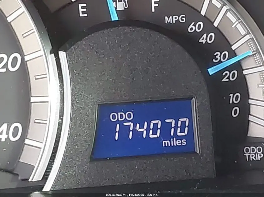 2012 TOYOTA CAMRY SE