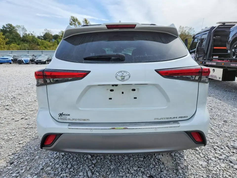 2022 TOYOTA HIGHLANDER PLATINUM  