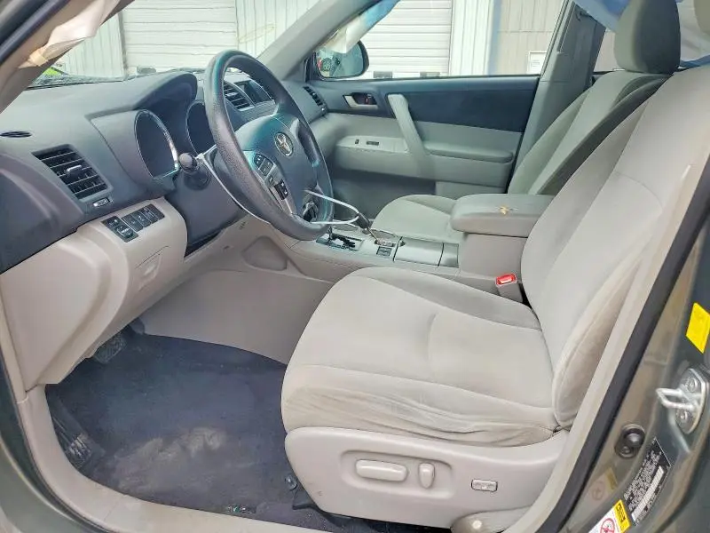 2011 TOYOTA HIGHLANDER BASE  