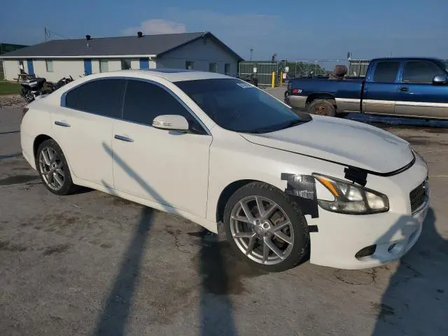 2011 NISSAN MAXIMA S  