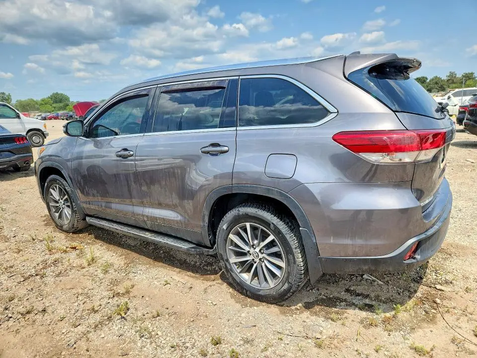2019 TOYOTA HIGHLANDER XLE  