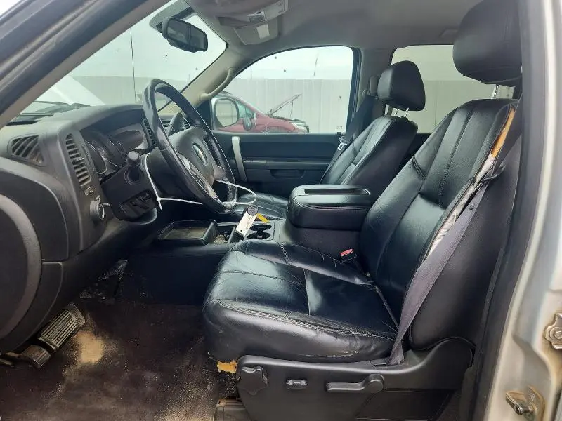 2011 CHEVROLET SILVERADO K1500 LT  
