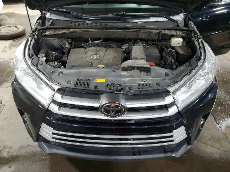 2017 TOYOTA HIGHLANDER XLE  