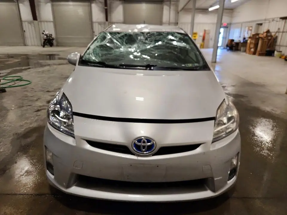 2011 TOYOTA PRIUS THREE  